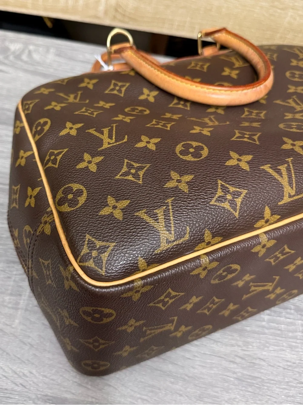 Louis Vuitton Vintage Deauville Monogram with COA